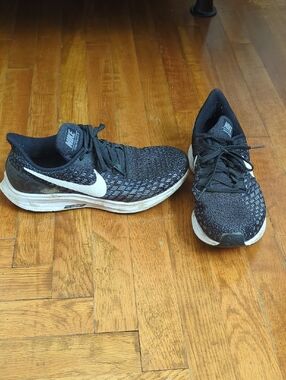 Nike Pegasus Zoom 35 Black and White Unisex Athletic Running Shoes